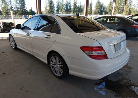 2009 Mercedes-Benz C 300 Luxury 4Matic/Sport 4Matic z USA, uszkodzony, nr VIN WDDGF81X69R081317